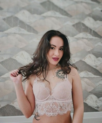 Алина