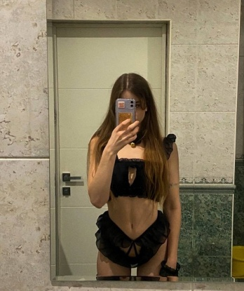 Со мной ты окунешься в мир удовольствия и наслаждения. 💋
У меня есть опыт и тысячи положительных отзывов от довольных клиентов. Мои услуги включают классический и эротический массаж, оральный секс, тройничок, анальный секс. 🍆💦
Я могу быть твоей нежной подругой или страстной любовницей, общаться и наслаждаться временем, проведенным вместе. Со мной ты забудешь о всех проблемах и окунешься в мир наслаждения. 🌈
Я живу в Москве и могу принять тебя в своей уютной квартире или приехать к тебе. Конфиденциальность и безопасность гарантированы. 💯
Позвони мне сейчас и давай воплотим в жизнь все твои фантазии. 🔥 Евгения